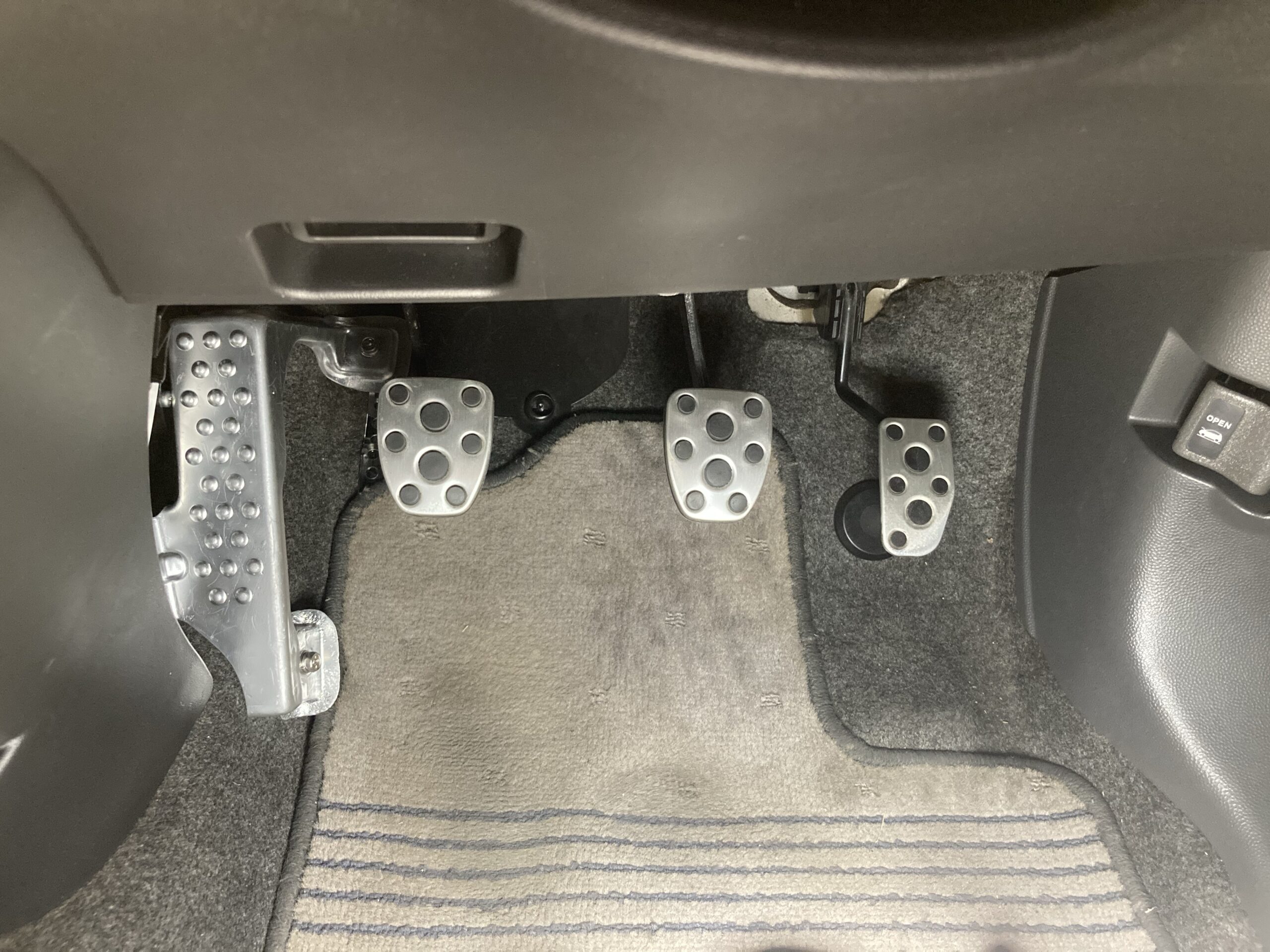 美品】スバル R1 R2 アルミペダル ベース付きフットレスト